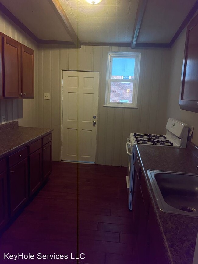 Building Photo - 2 br, 1.5 bath House - 3414 Cardenas Ave.