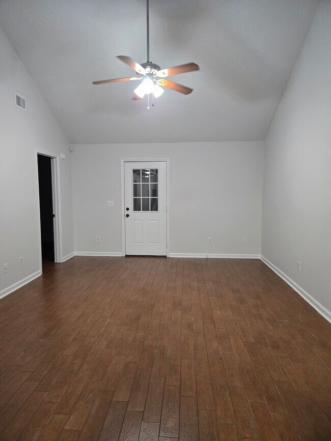 Foto del edificio - 142 Leeswood Cir