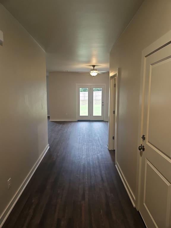 Building Photo - 812 Stella Trl