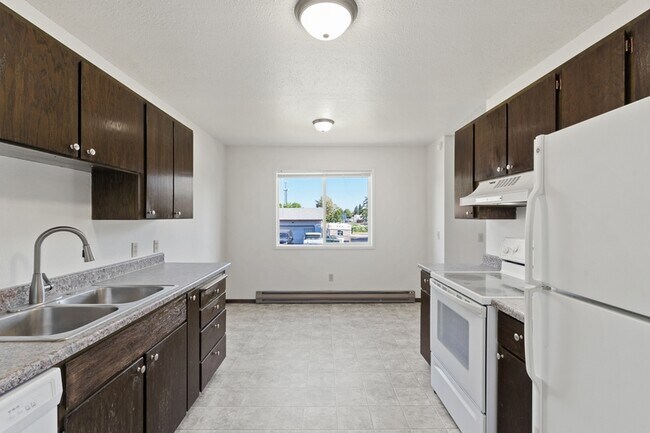 Building Photo - 107 E Hattie Ave