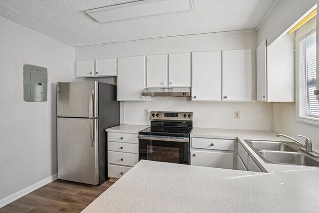 Building Photo - 1412 Bethabara Hills Ct