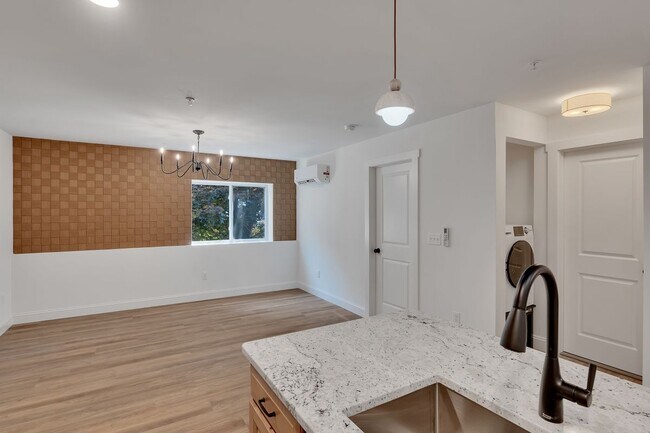 Foto del edificio - 36 Pawling Ave