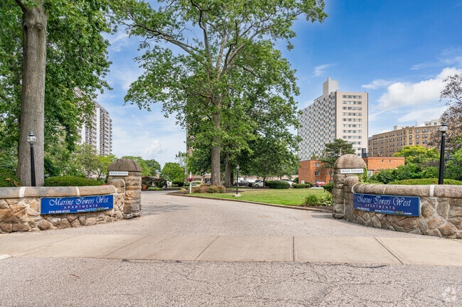 Building Photo - Marine Towers West