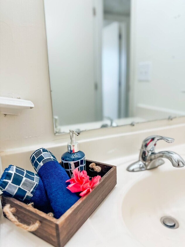 Foto principal - 901 Leawood Dr