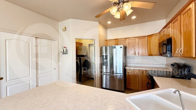 Building Photo - 1528 N Mimosa Way