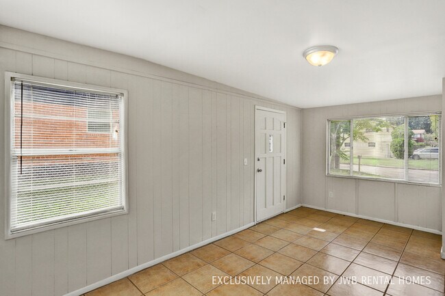 Building Photo - 7725 Lake Park Dr