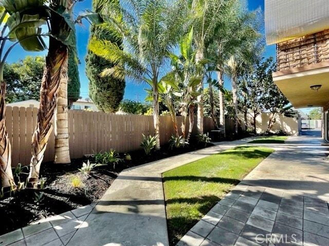 Foto del edificio - 12425 Harris Ave