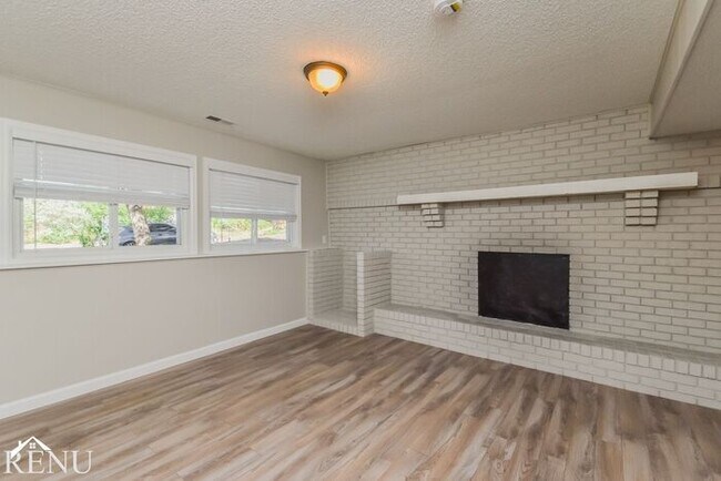 Building Photo - 3625 Trailspur Pl