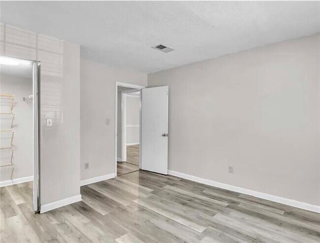 Foto del edificio - 6900 Roswell Rd