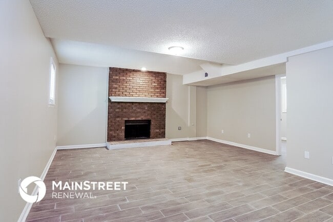 Building Photo - 1629 5 Acre Rd