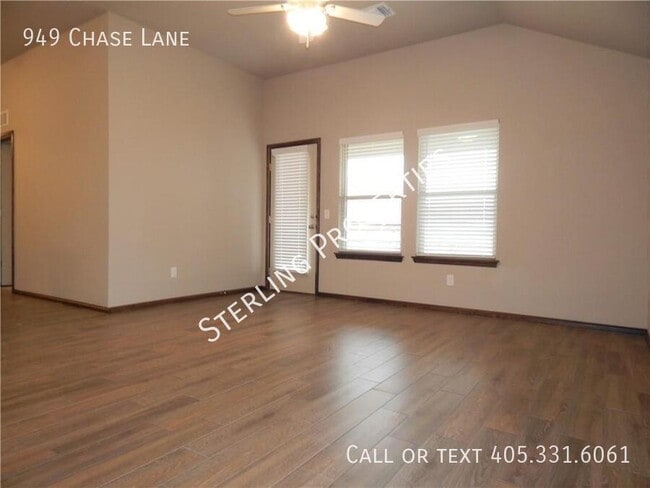 Foto del edificio - 949 Chase Ln