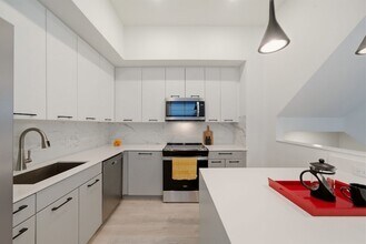 Building Photo - 1512 Barbee St