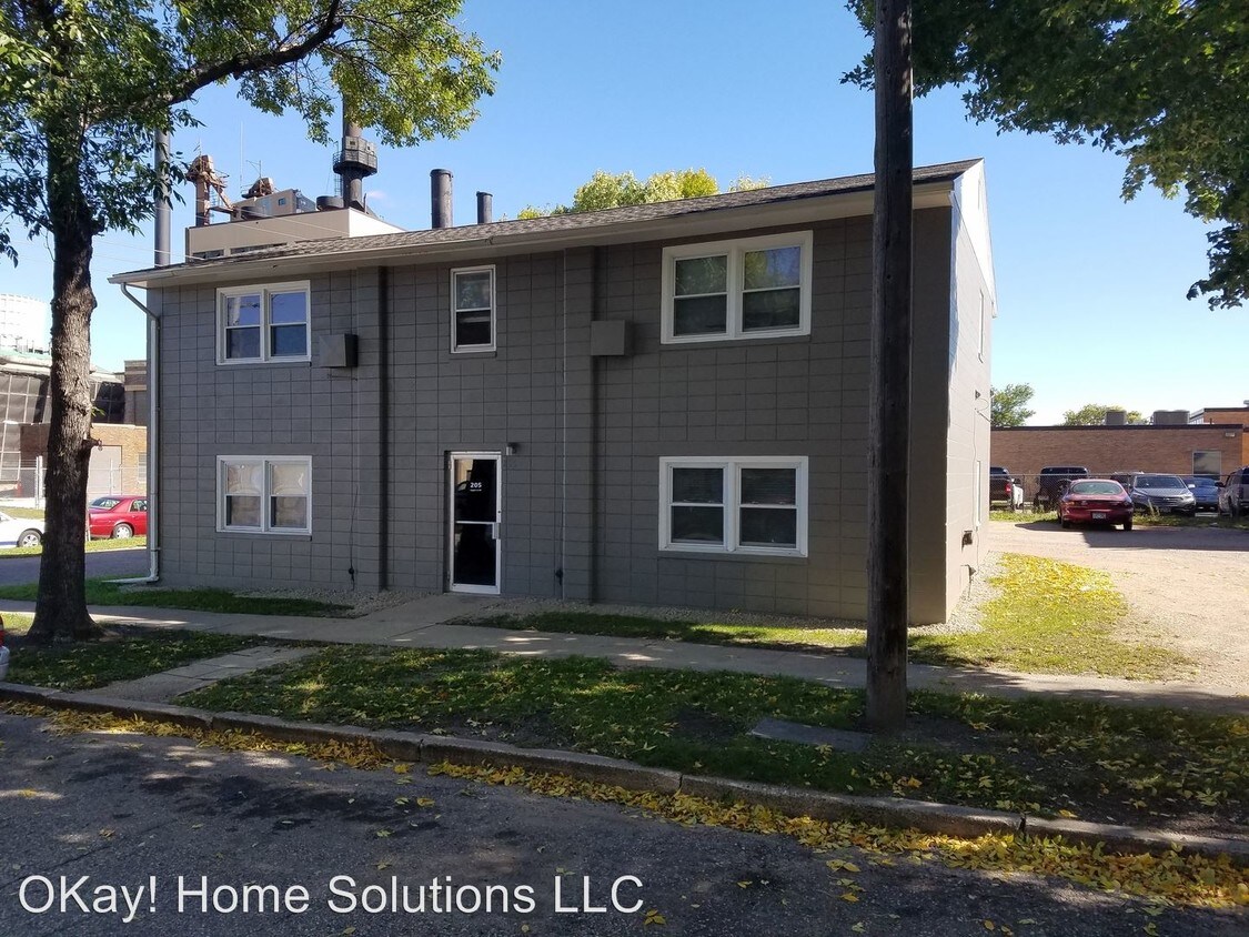 Primary Photo - 205 8th St SW