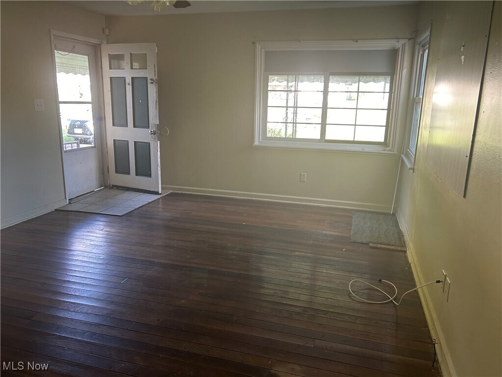 122 S Bon Air Ave Youngstown, OH 44509 – photo 2