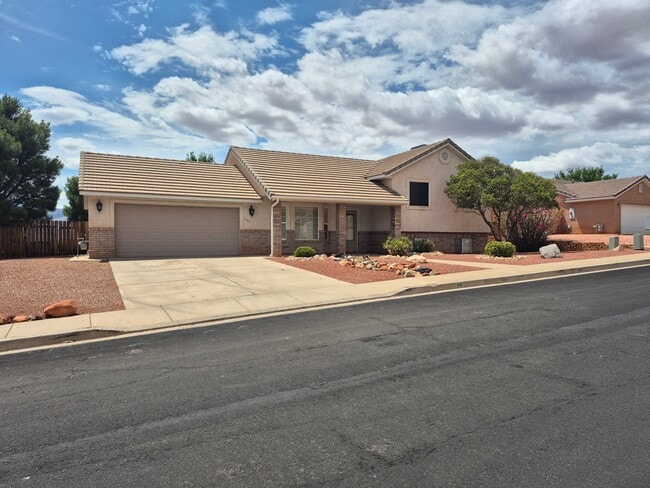 Building Photo - 541 N 300 W