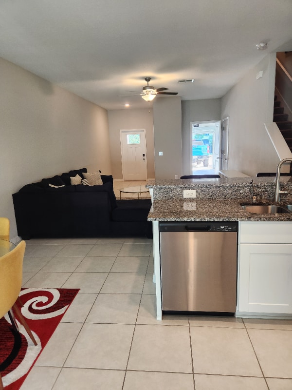 Foto del edificio - 10488 Shady Preserve Dr