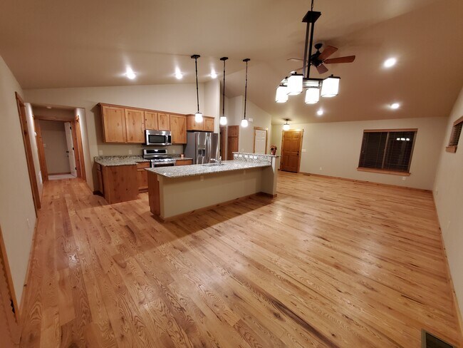 Great room - 743 Yellowstone Ave