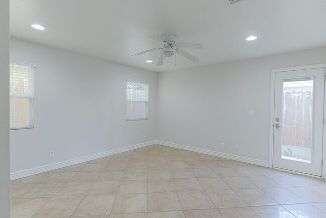 Building Photo - 3-Bed + 2.5 Bath Home with roof top deck with views of Ocean | Silverstrand Beach | Unfurnished