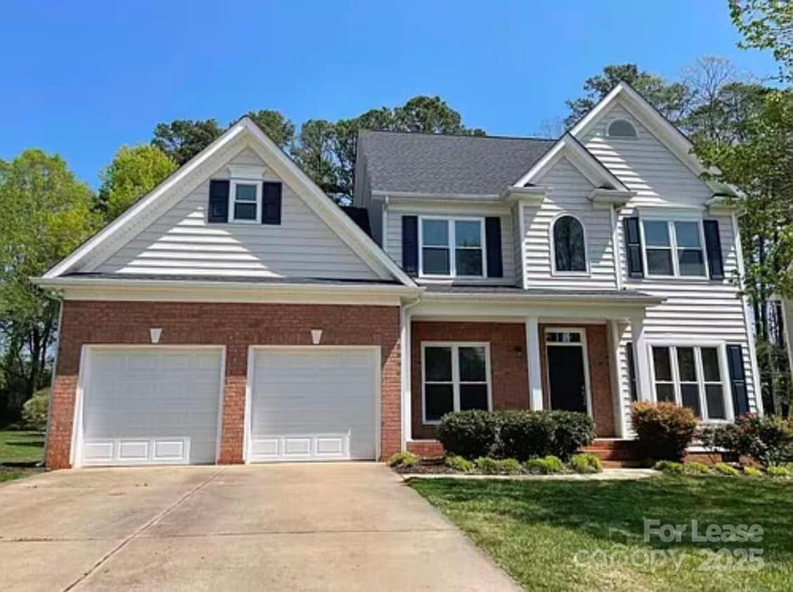 Primary Photo - 14843 Middlesborough Dr