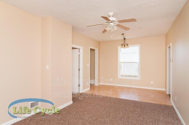 Foto del edificio - 533 Hopson St  NE