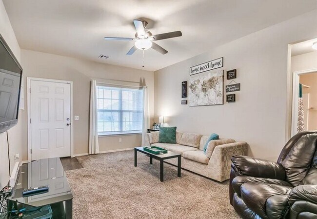 Foto del edificio - 13229 Bridgewater Dr