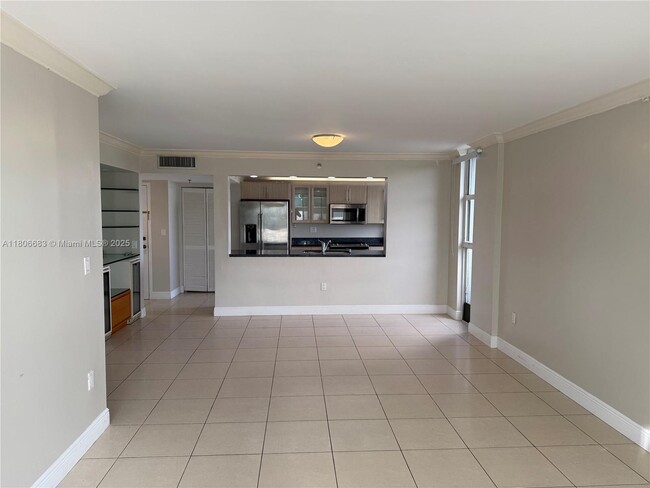 Building Photo - 2501 Brickell Ave