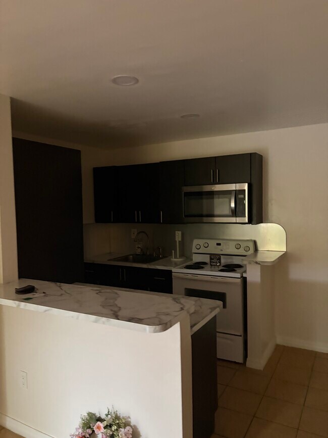Foto del edificio - 7101 Miami Lakes Dr