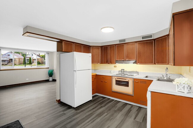 Foto del edificio - 7105 W Foster Pl