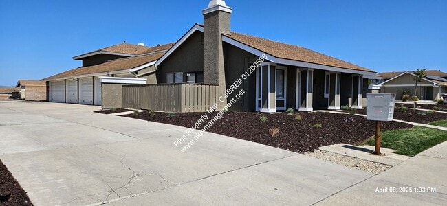 Foto del edificio - Orcutt Single Story Knollwood Terrace Condo with Attached One Car Garage