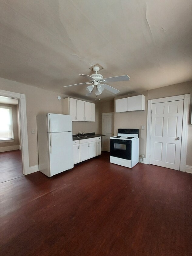 Primary Photo - 398 Andover St