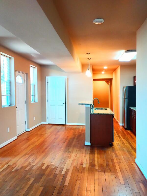 Building Photo - 112 W 39th St