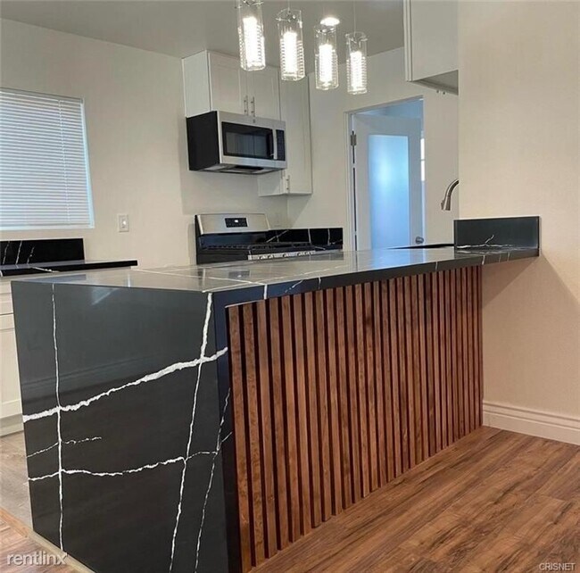 Building Photo - 3 br, 2 bath House - 7867 Chastain Ave
