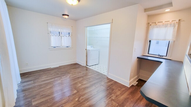 Building Photo - 2351 Ashland St