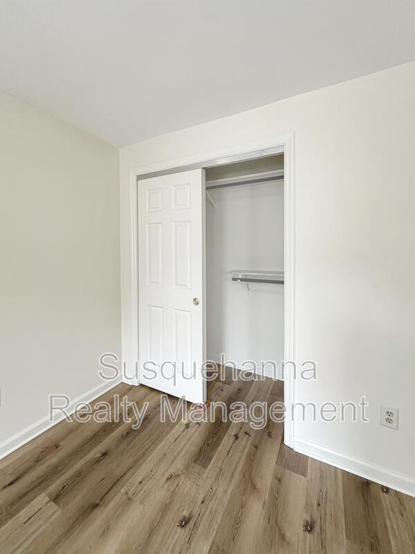Foto del edificio - 339 E Derry Rd