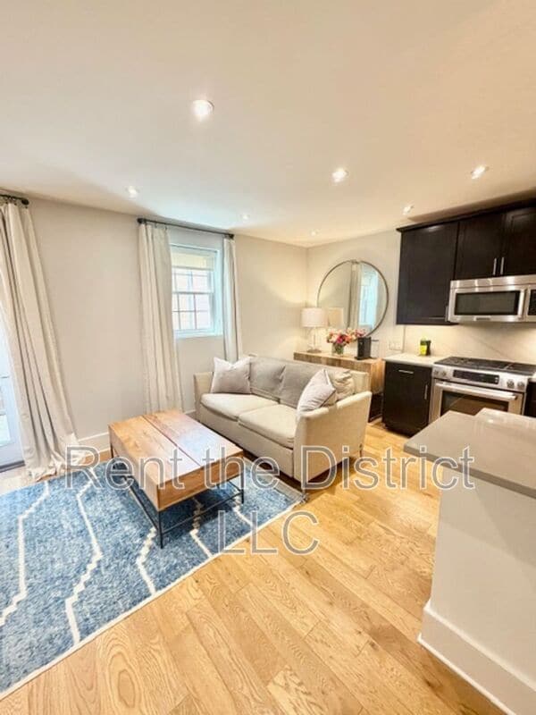 Foto del edificio - 2926 Porter St NW