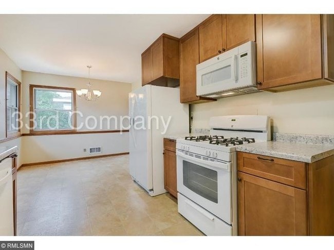 Building Photo - 4400 W 111th St