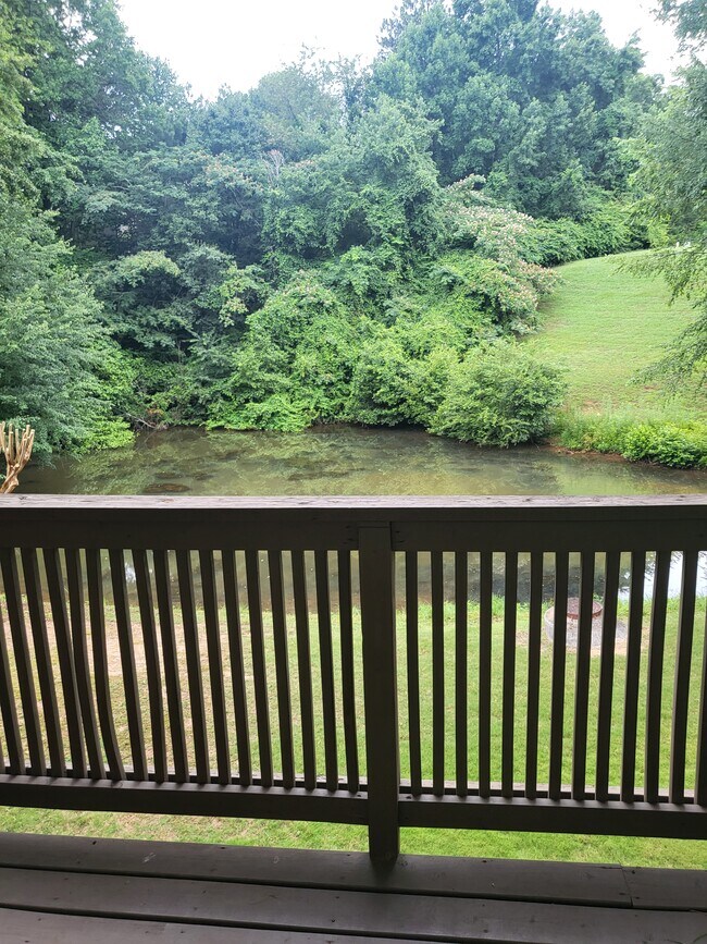 Balcony - 1111 Garden Ct Apartment