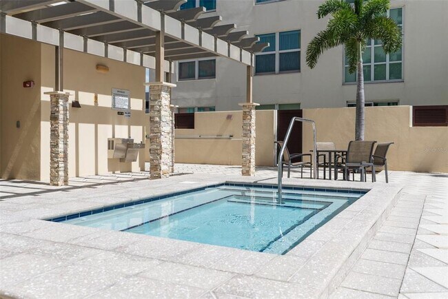 Foto del edificio - 1238 E Kennedy Blvd
