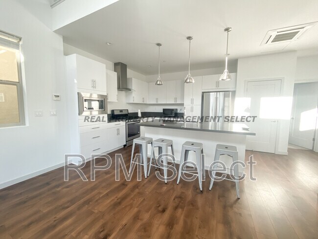 Foto del edificio - 464 Tailoff Ln