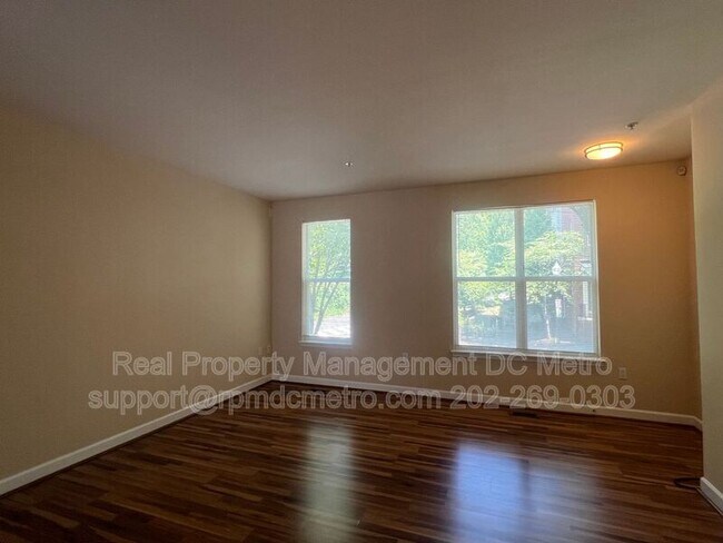 Building Photo - 2501 Sayles Pl SE