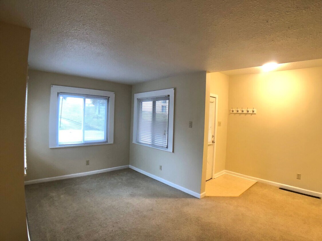 Foto principal - 995 East Maiden St