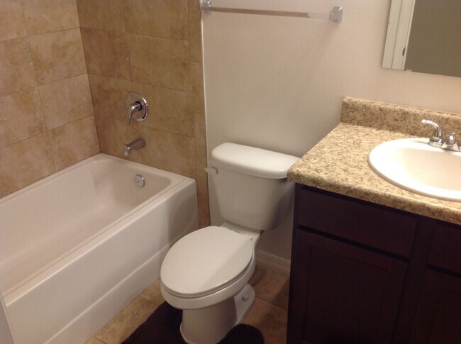 Foto del edificio - 4 BR 2 BA 2 CG rental in central PSL