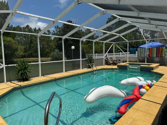 Foto del edificio - 4 bed 2bath with Pool