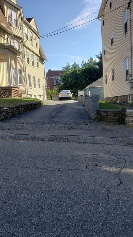 Foto del edificio - 34 King Philip Rd