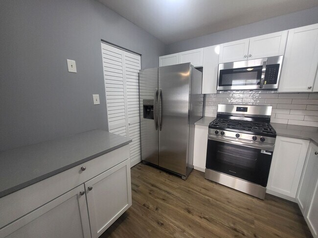 Foto del edificio - Wellington Woods II - 3BR/2.5BA End-Unit T...