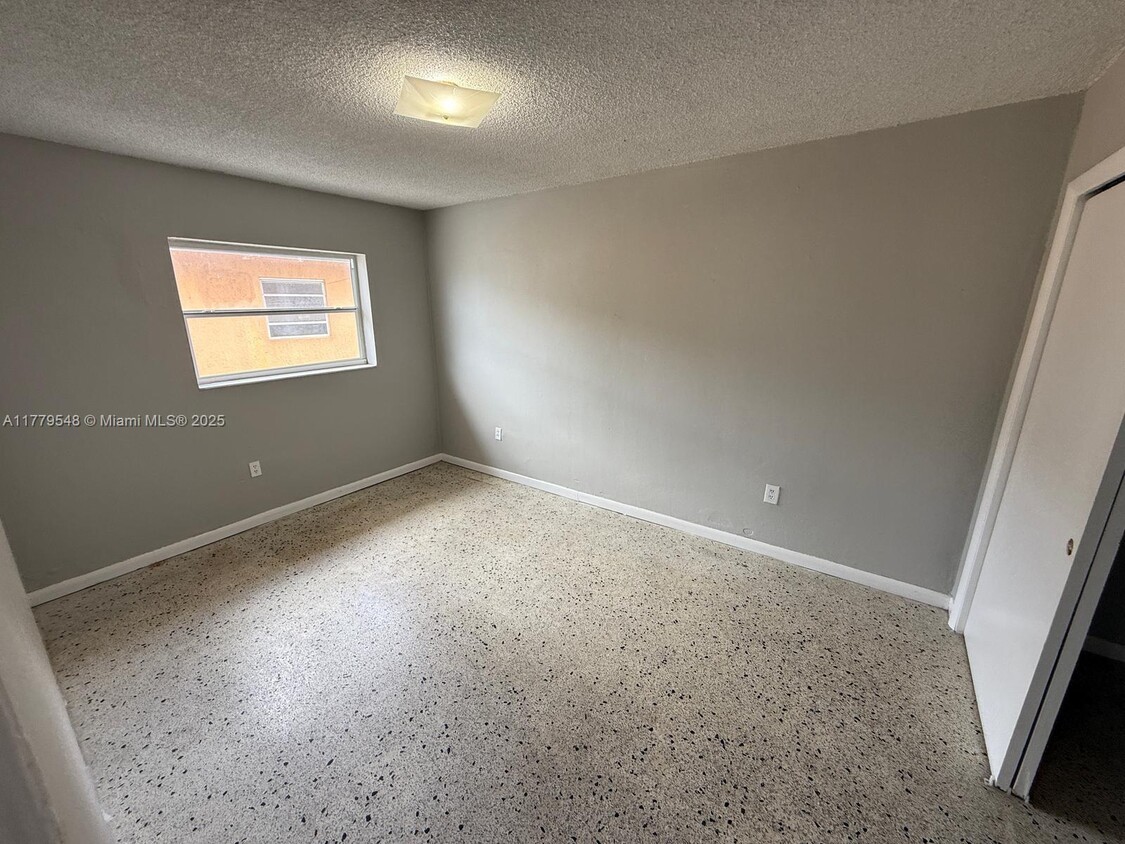 Primary Photo - 3045 NW 21st Ct