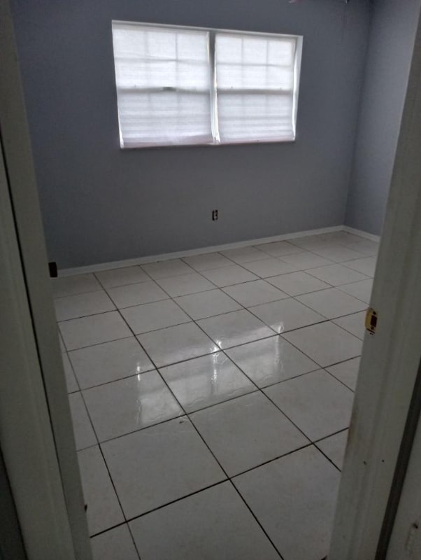 Foto del edificio - 819 13th Ave NW