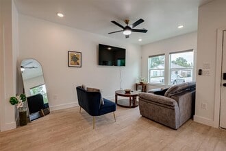 Building Photo - 5122 Southwind St