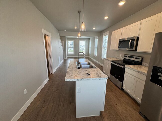 Foto del edificio - 6153 Elysian Rd