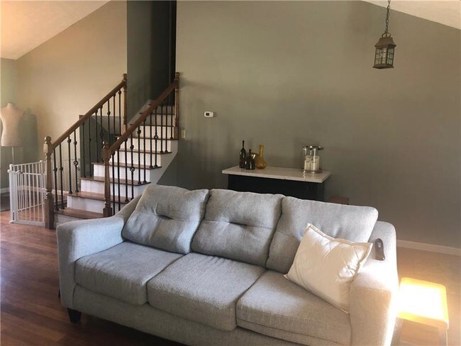 Foto del edificio - 3933 Loring Ln